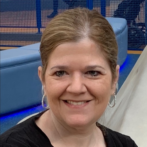 Meet your Posher, Lori - Picture 1 of 1